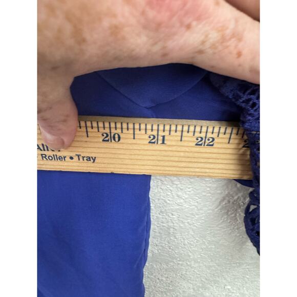 Va Va by Joy Han Embroidered Crocheted Sleeve Blouse Cobalt Blue Large - Picture 6 of 7